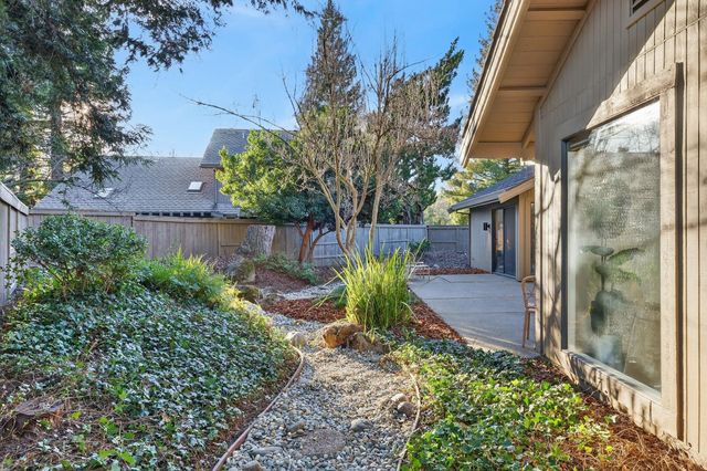 11474 Round House Ct, Gold River, CA 95670