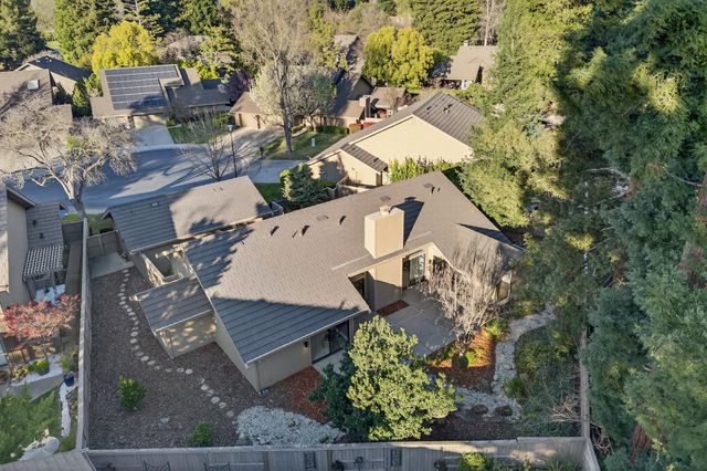 11474 Round House Ct, Gold River, CA 95670