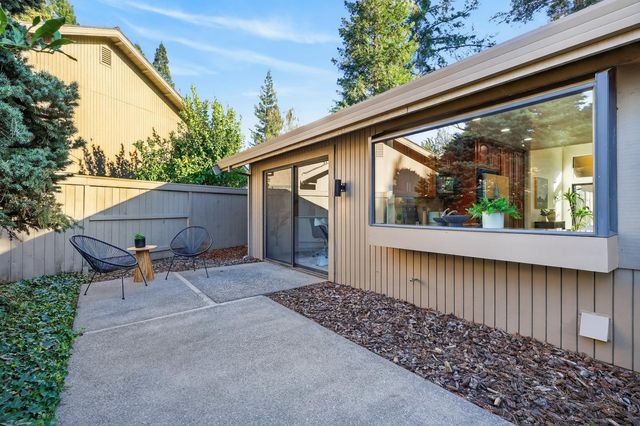 11474 Round House Ct, Gold River, CA 95670