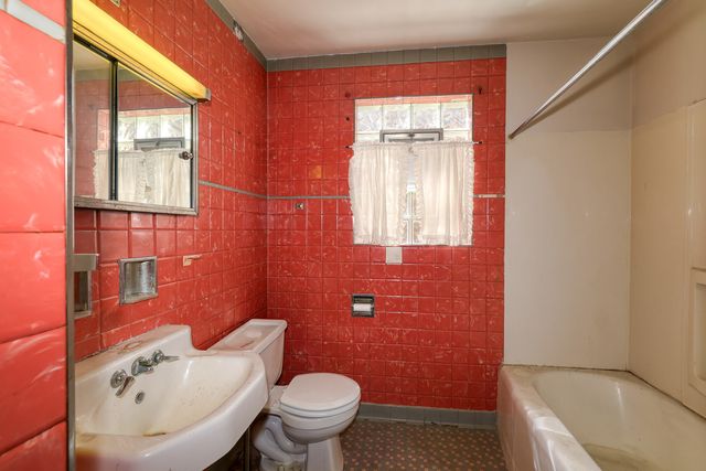5337 S Springfield Avenue, Chicago, IL 60632
