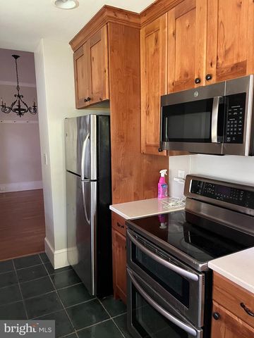 210 GRAYLING AVE, Narberth, PA 19072