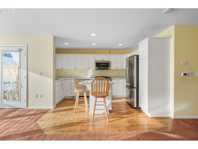 22070 Sw GRAHAMS FERRY Rd, Tualatin, OR 97062