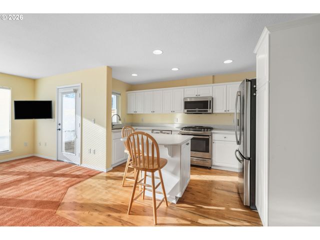 22070 Sw GRAHAMS FERRY Rd, Tualatin, OR 97062