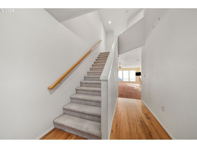 22070 Sw GRAHAMS FERRY Rd, Tualatin, OR 97062