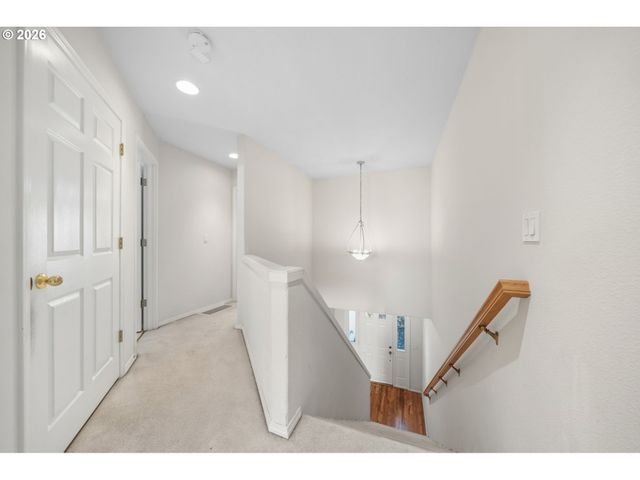 22070 Sw GRAHAMS FERRY Rd, Tualatin, OR 97062