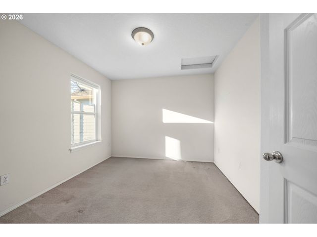 22070 Sw GRAHAMS FERRY Rd, Tualatin, OR 97062