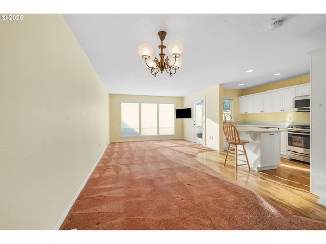 22070 Sw GRAHAMS FERRY Rd, Tualatin, OR 97062