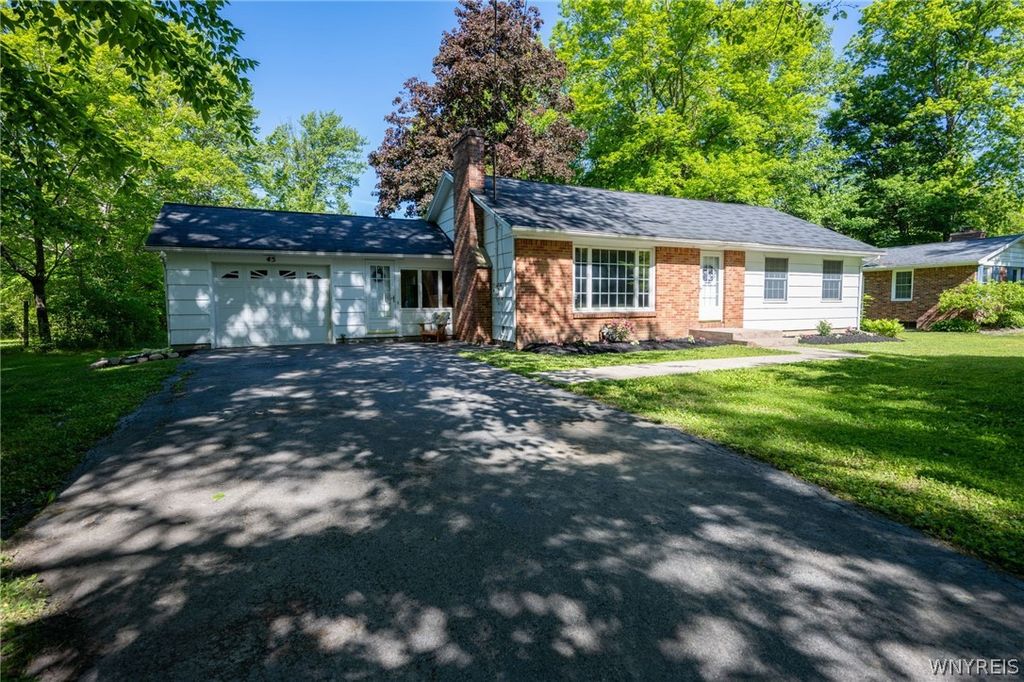 45 James Place, Orchard Park, NY 14127
