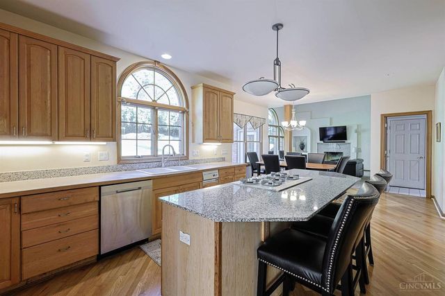 8485 Deer Path, West Chester, OH 45069