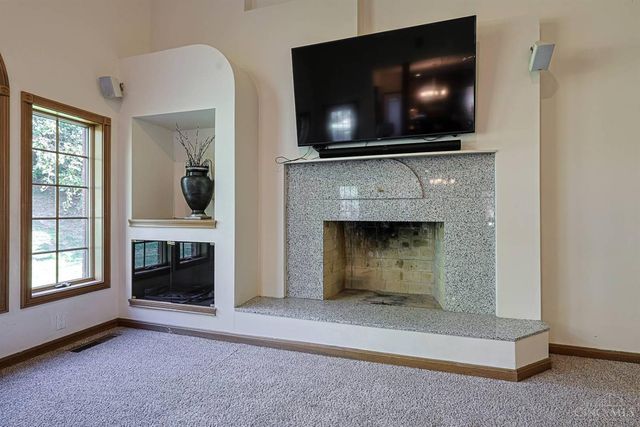 8485 Deer Path, West Chester, OH 45069