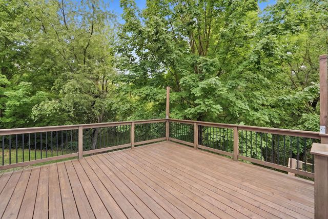 8000 Cripple Creek Drive, Long Grove, IL 60047