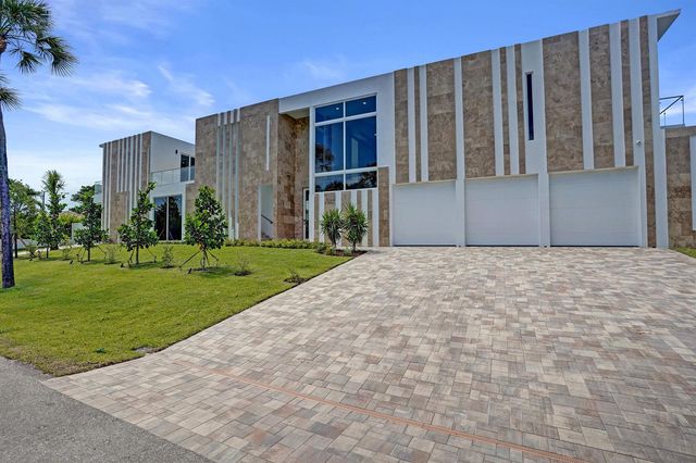 824 W Marbella Lane, Lantana, FL 33462