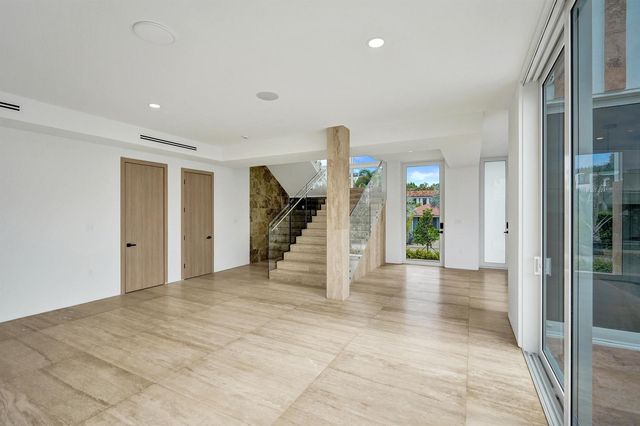 824 W Marbella Lane, Lantana, FL 33462