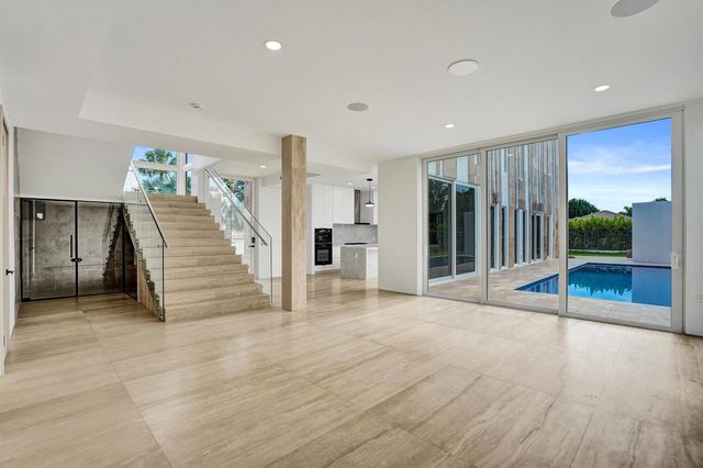 824 W Marbella Lane, Lantana, FL 33462