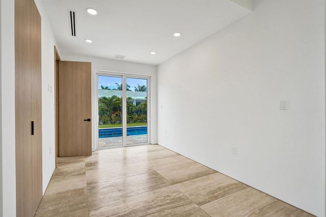 824 W Marbella Lane, Lantana, FL 33462