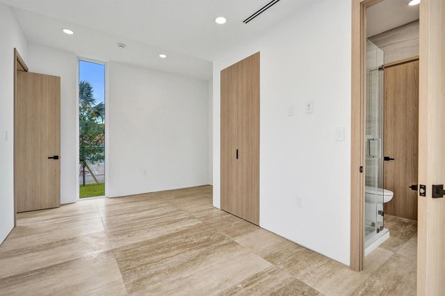 824 W Marbella Lane, Lantana, FL 33462
