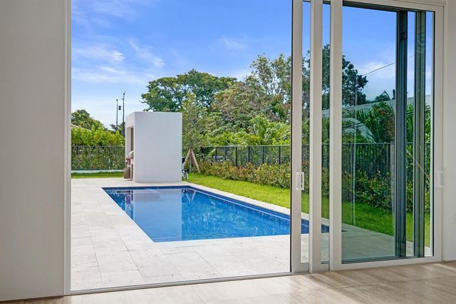 824 W Marbella Lane, Lantana, FL 33462