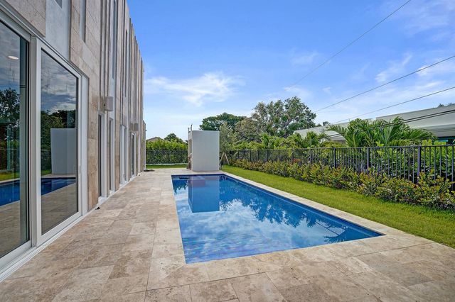 824 W Marbella Lane, Lantana, FL 33462