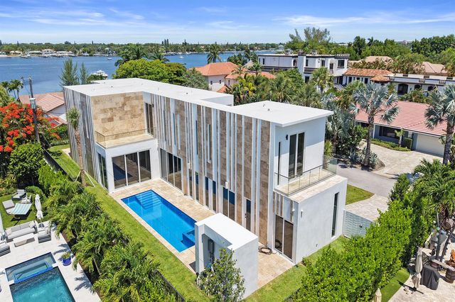 824 W Marbella Lane, Lantana, FL 33462
