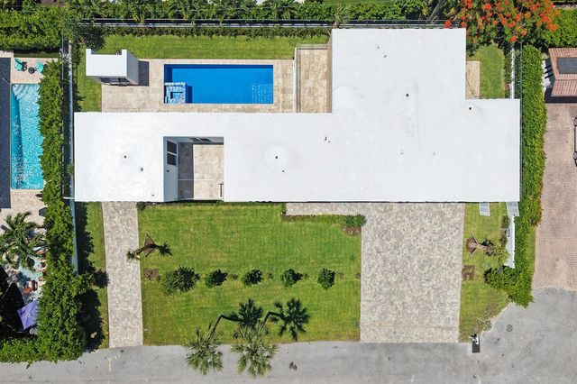 824 W Marbella Lane, Lantana, FL 33462
