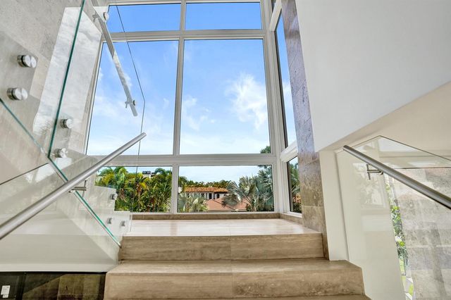 824 W Marbella Lane, Lantana, FL 33462