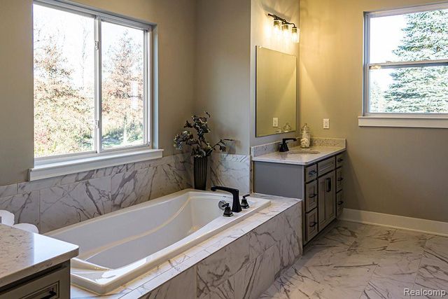 14103 Regatta Bay Drive, Shelby, MI 48315