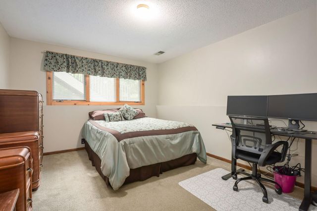 1794 17th Avenue NW, New Brighton, MN 55112