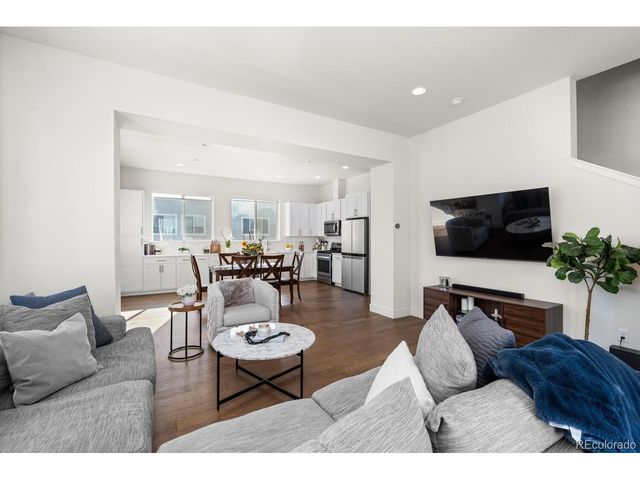 7856 W 43rd Pl, Wheat Ridge, CO 80033