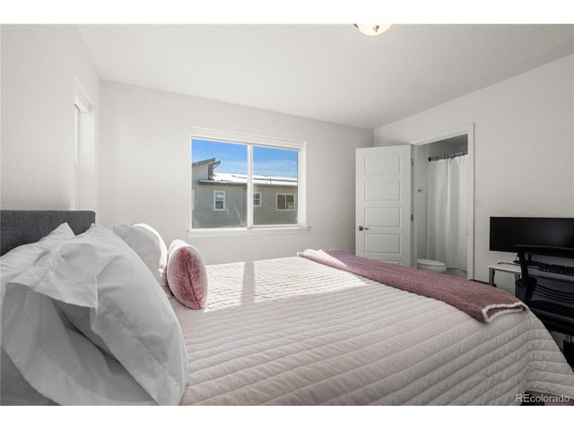 7856 W 43rd Pl, Wheat Ridge, CO 80033