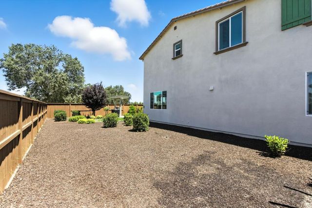 2001 Baker Pl, Woodland, CA 95776