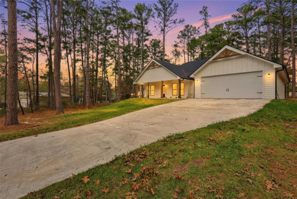 235 Dogwood Road, Brookeland, TX 75931