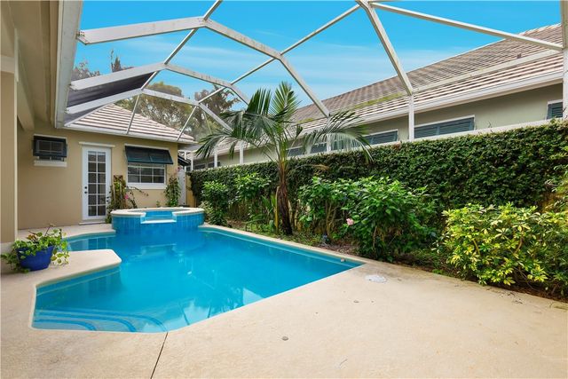 2065 Indian Summer Lane, Vero Beach, FL 32963