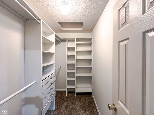 8560 N Springview Drive, Mccordsville, IN 46055
