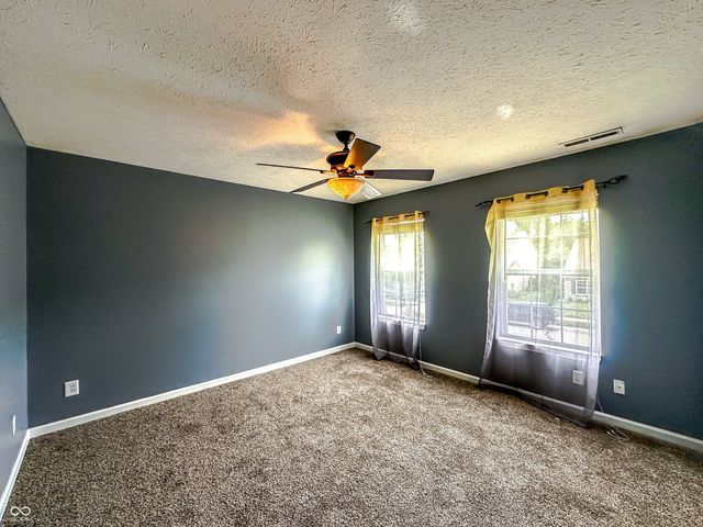 8560 N Springview Drive, Mccordsville, IN 46055