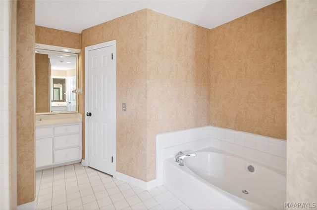 8372 Brittany Place, Montgomery, AL 36117