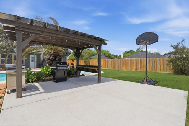 32203 Willow Creek Park, Conroe, TX 77385