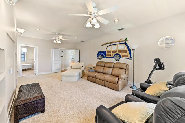 8817 SE Compass Island Way, Jupiter, FL 33458