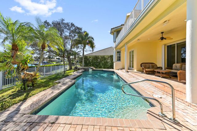 8817 SE Compass Island Way, Jupiter, FL 33458