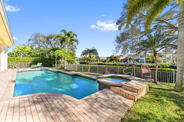 8817 SE Compass Island Way, Jupiter, FL 33458