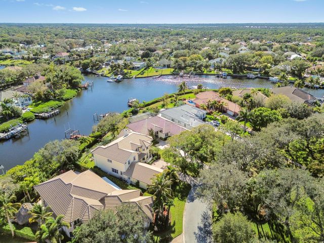 8817 SE Compass Island Way, Jupiter, FL 33458