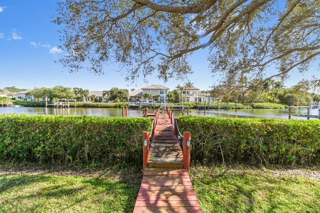 8817 SE Compass Island Way, Jupiter, FL 33458