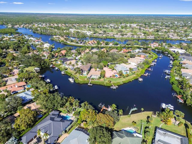 8817 SE Compass Island Way, Jupiter, FL 33458