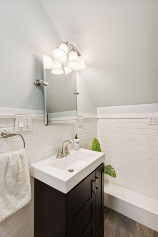 1525 Sherburne Avenue, Saint Paul, MN 55104