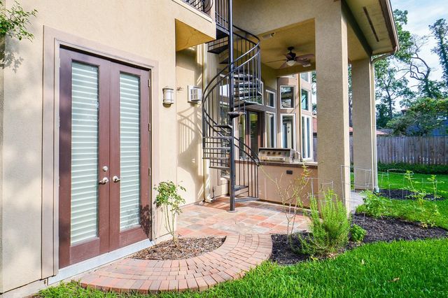 1402 Lynnview Drive, Houston, TX 77055