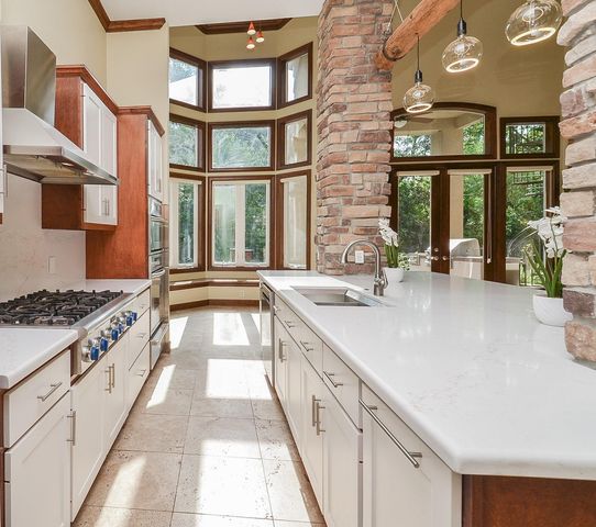 1402 Lynnview Drive, Houston, TX 77055