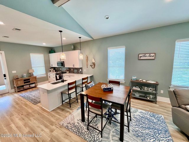 127 17th Street, Gulfport, MS 39507
