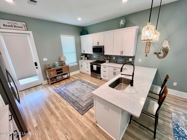 127 17th Street, Gulfport, MS 39507
