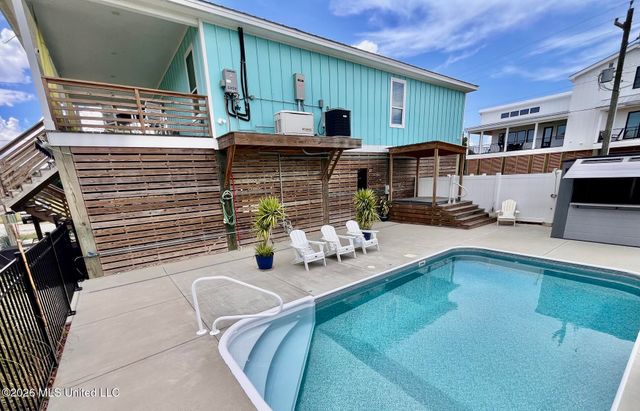 127 17th Street, Gulfport, MS 39507