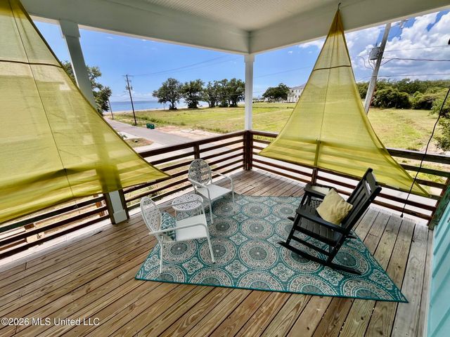 127 17th Street, Gulfport, MS 39507