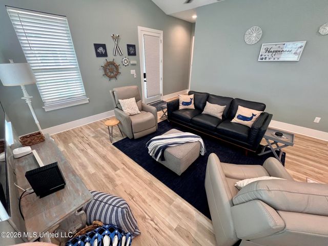 127 17th Street, Gulfport, MS 39507